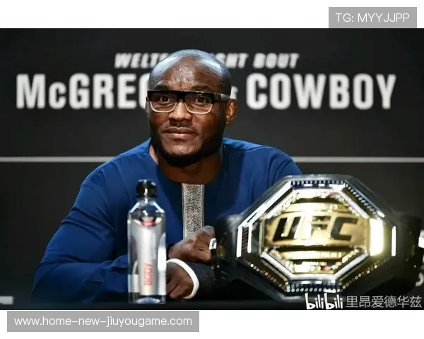 UFC铁腕重拳一记打穿防守，对手被震到踉跄