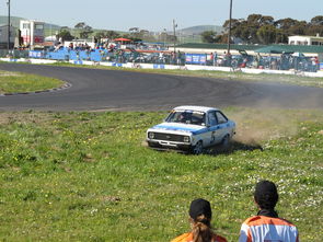 九游下载安装-“三叉湖飞盘赛：速度与精准的完美结合，精彩不断”